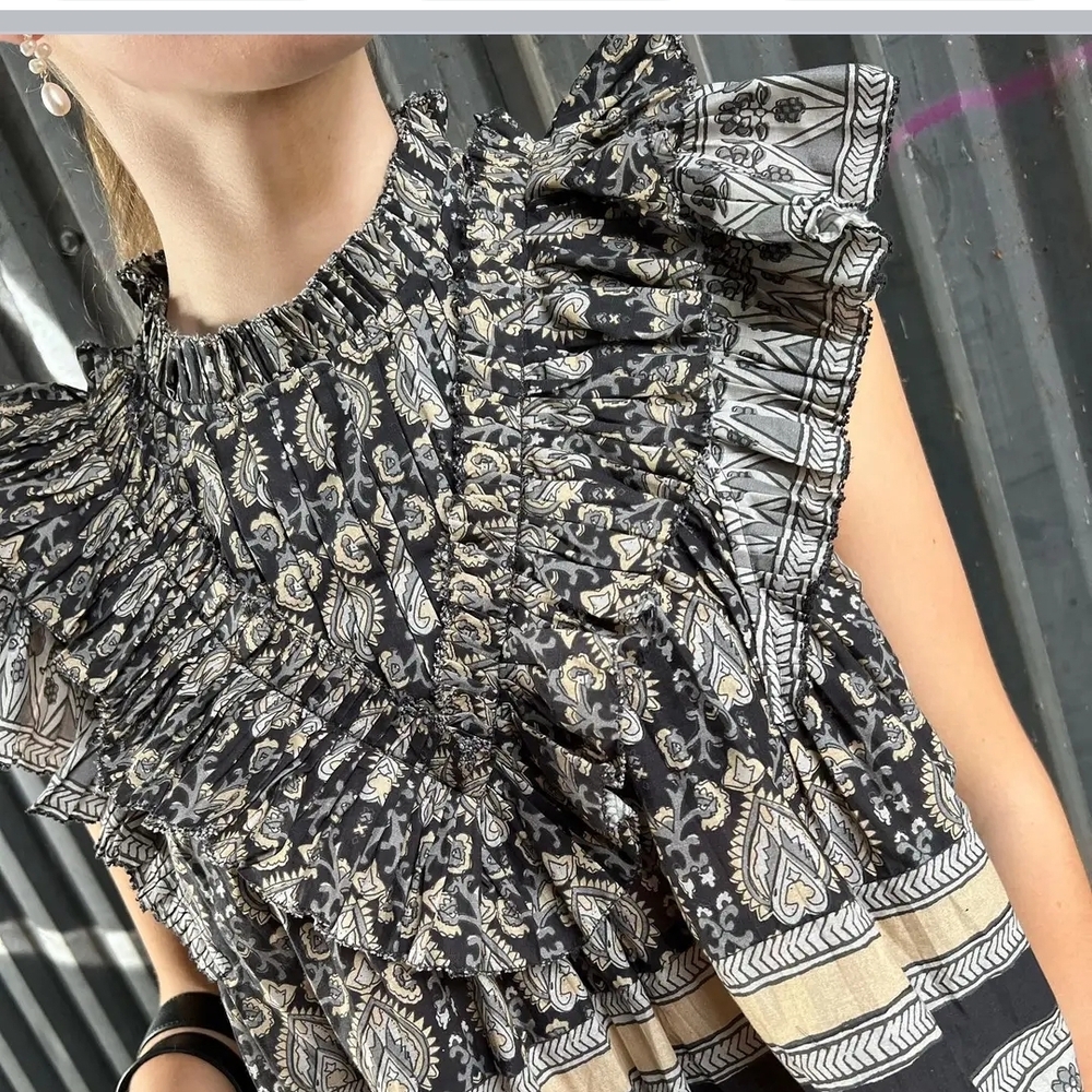 2hr Sale - Sea New York Black & Cream Smocked Ruffle Paisley Tunic